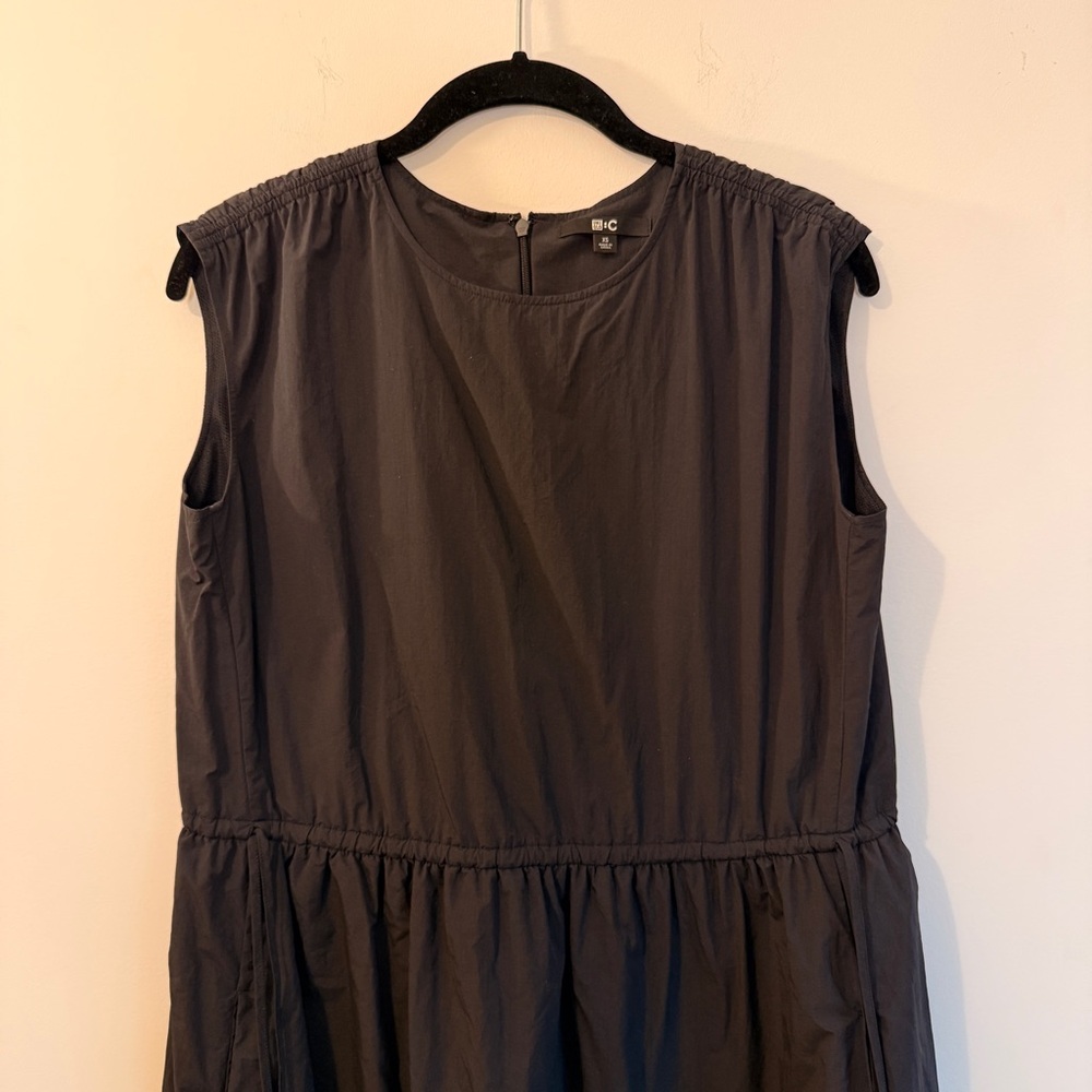 Uniqlo Women's Gathered Sleeveless Dress, Black Nylon, XS - Picture 4 of 10